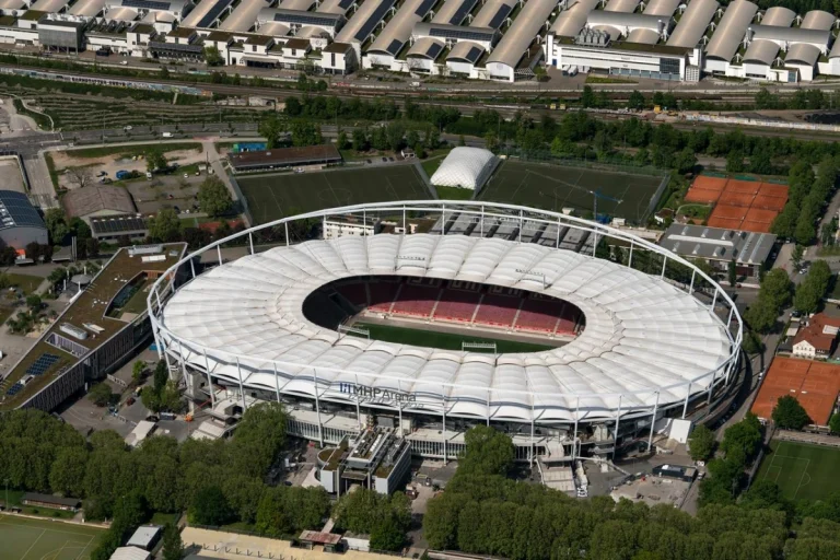 VfB Stuttgart - stadion Mercedes Benz Stadium